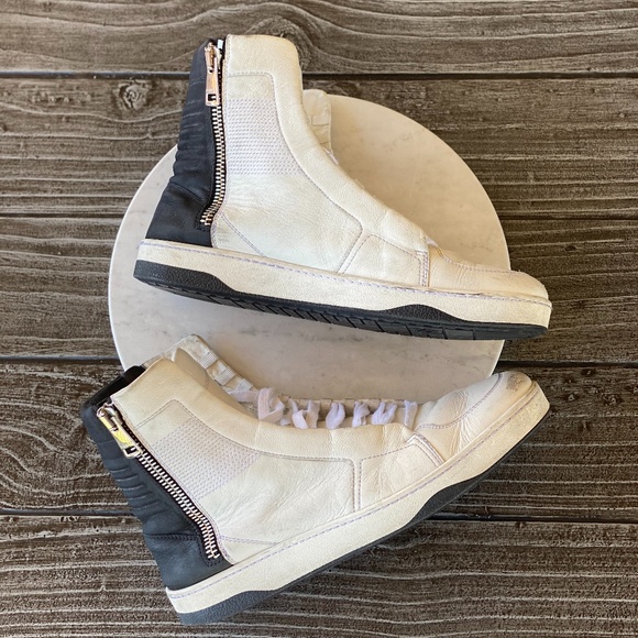 Men's Gucci Black/White Zip Up Hightop Sneakers - Picture 3 of 8